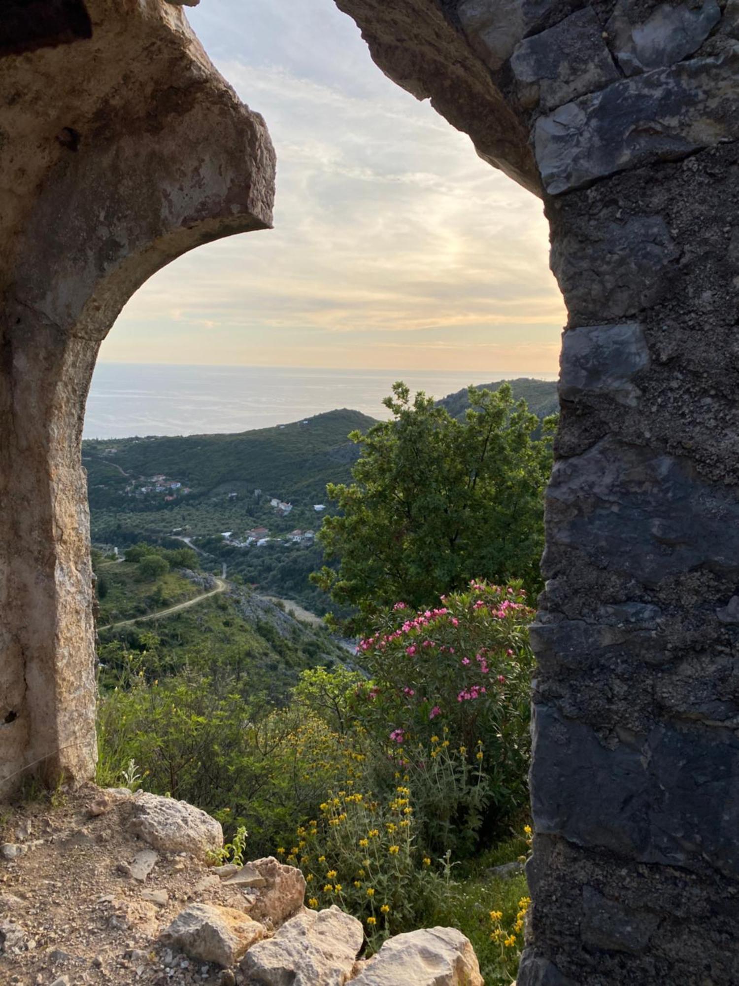 Gkoros House Old Town Villa Himare Exterior photo